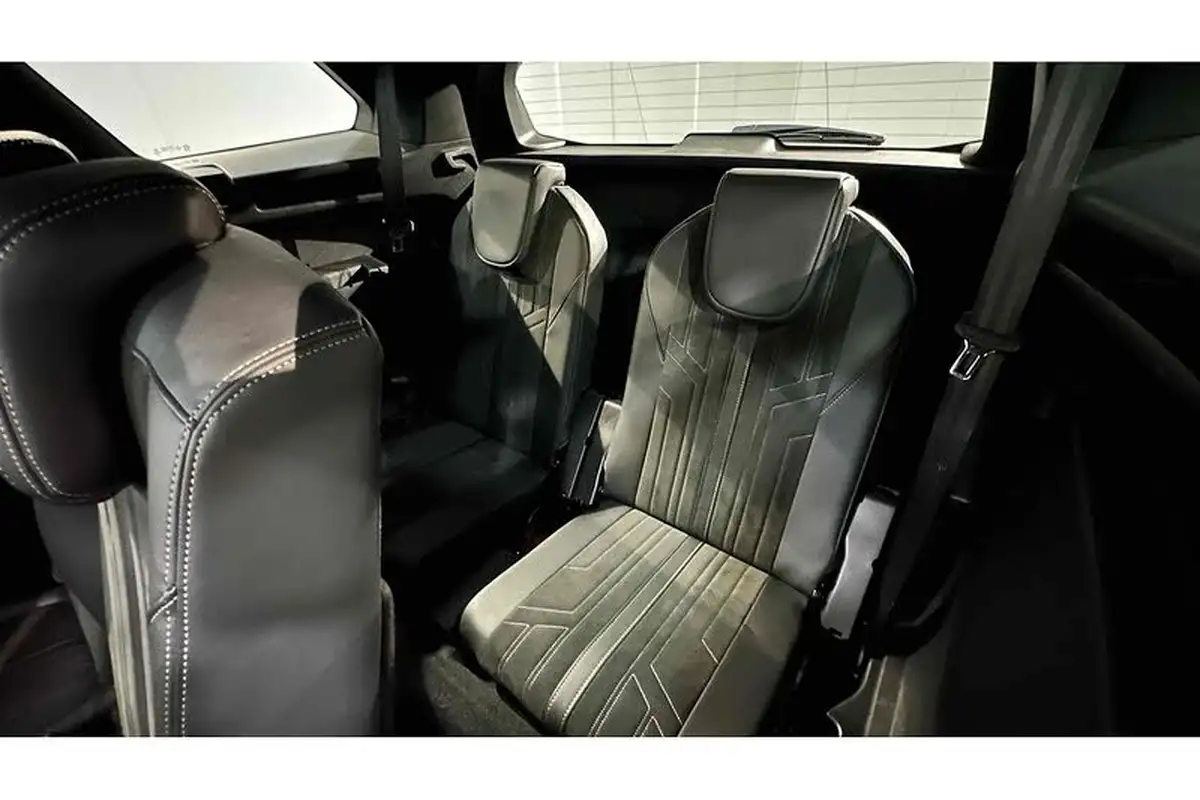 2022-peugeot-5008-suv-12-puretech-gt-premium-big-27