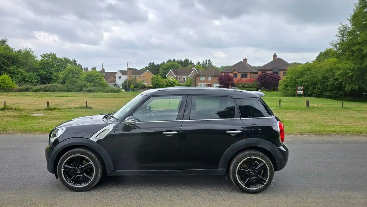 2011-mini-countryman-16-cooper-pepper-big-7