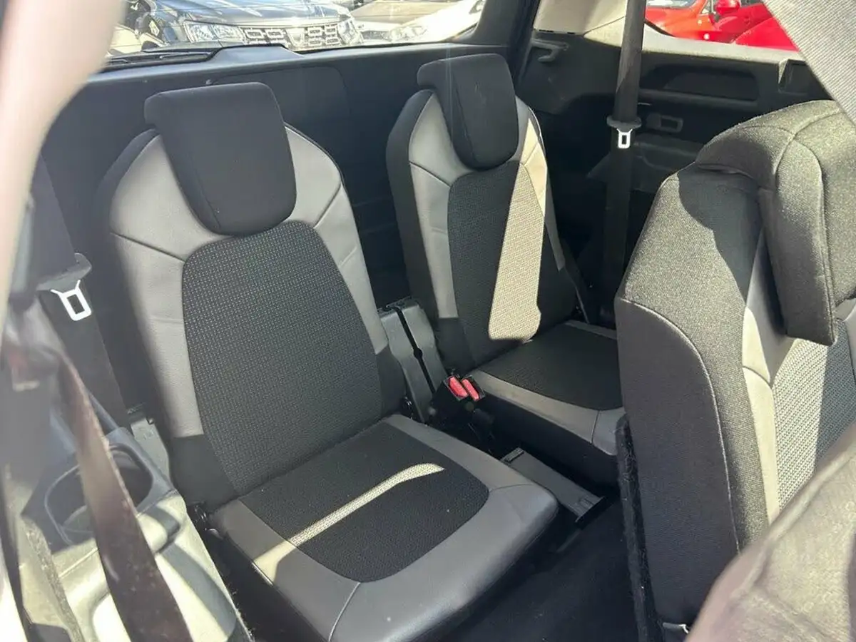 2014-citroen-grand-c4-picasso-16e-hdi-exclusive-big-19