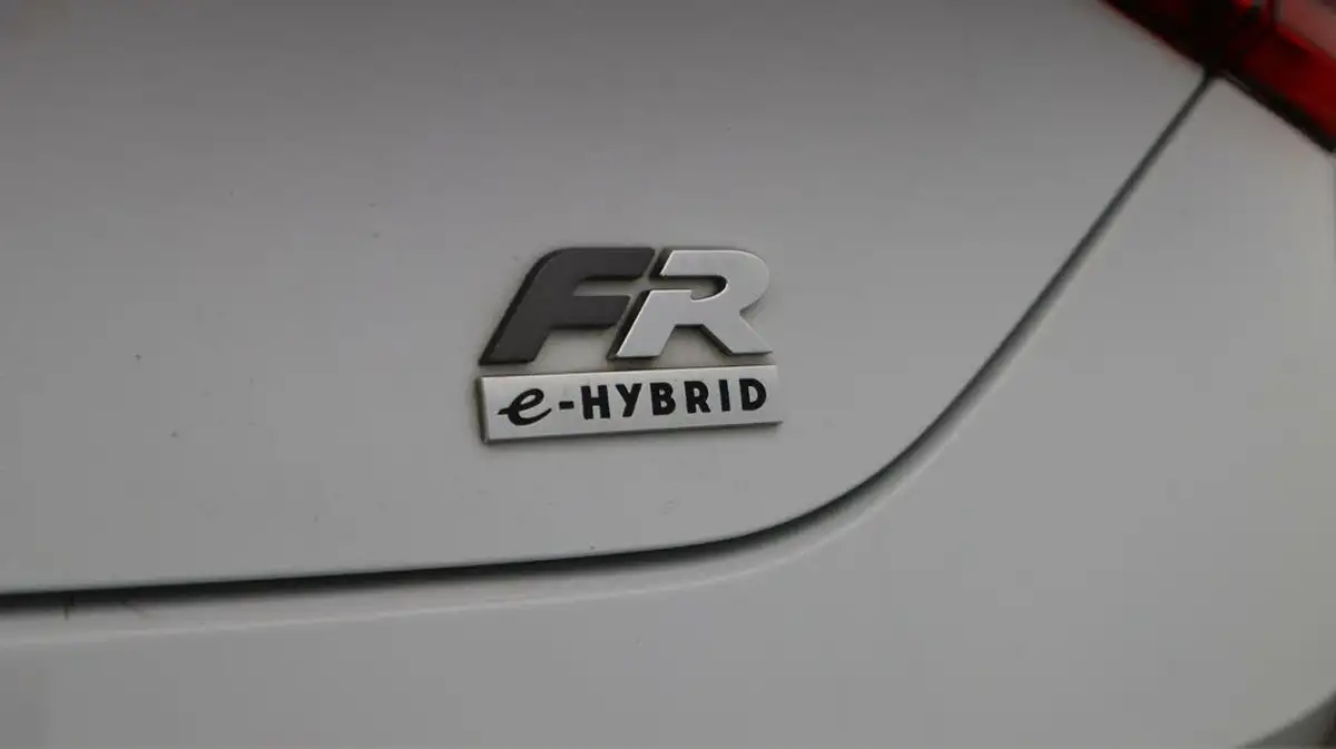 2021-seat-leon-14-e-hybrid-fr-hatchback-big-20