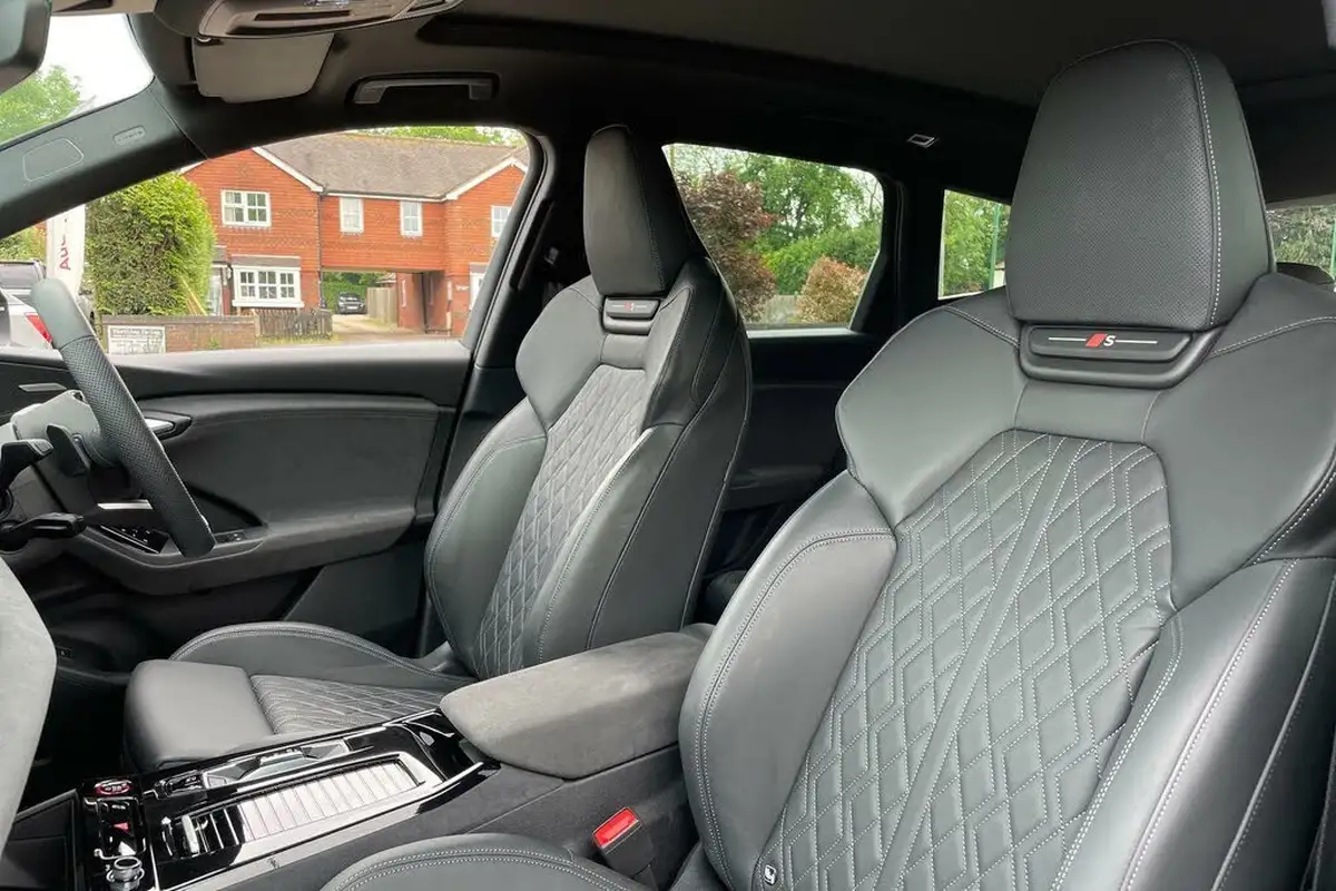 2024-audi-sq6-e-tron-e-edition-1-suv-big-25