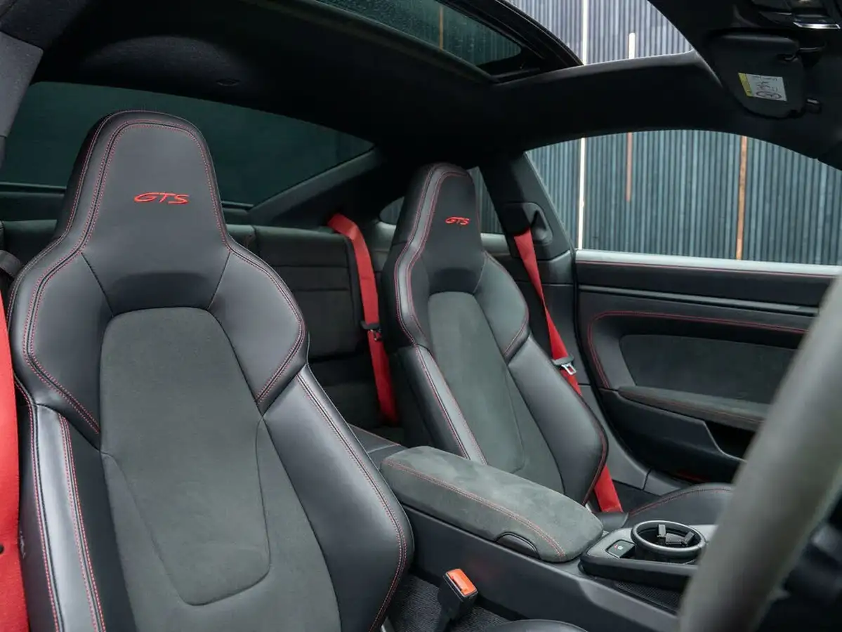 2022-porsche-911-30-carrera-gts-coupe-pdk-big-39