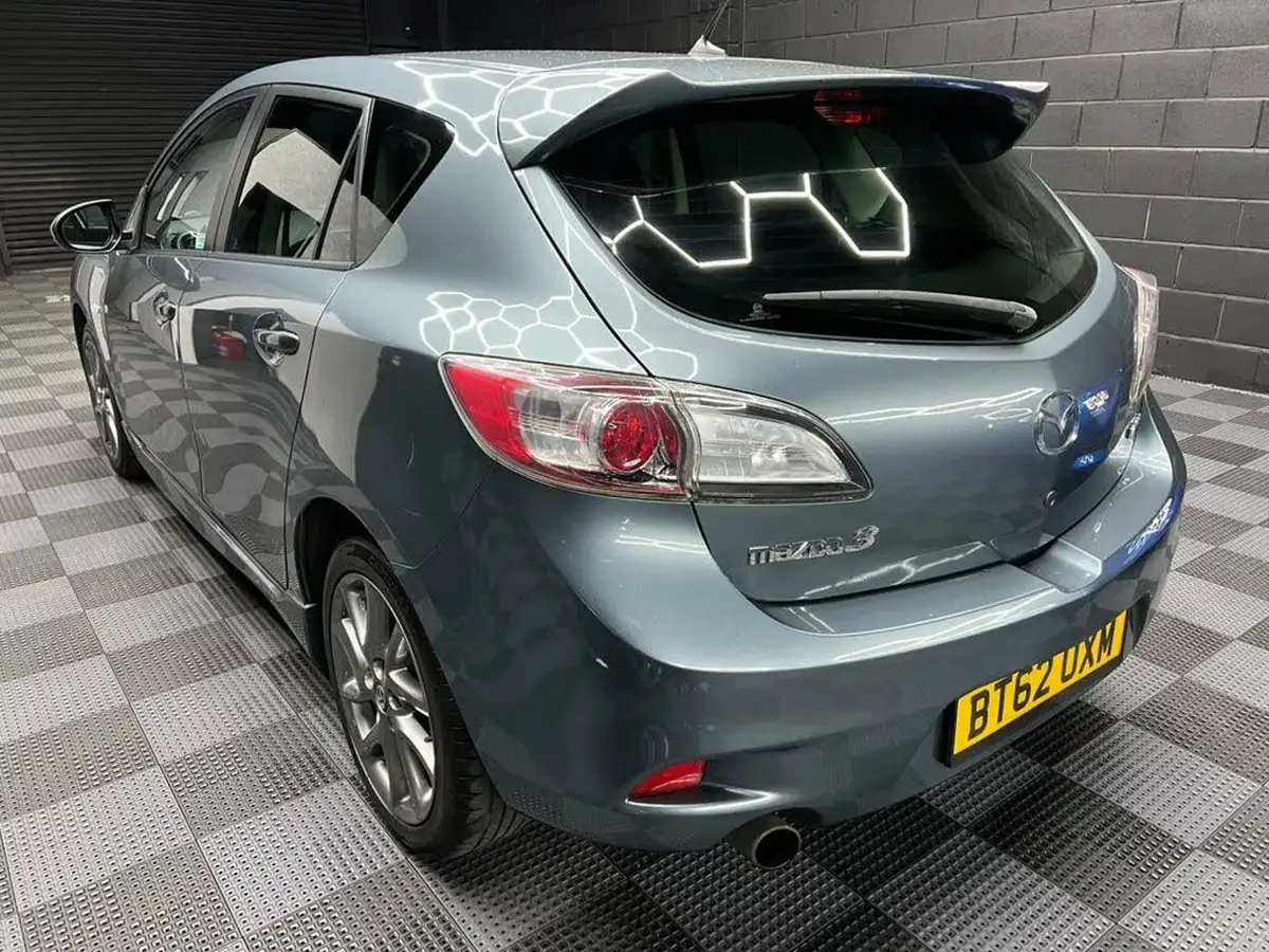 2013-mazda-mazda3-16-venture-edition-big-4