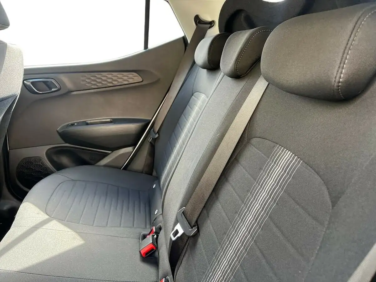 2021-hyundai-i10-10-se-connect-big-10