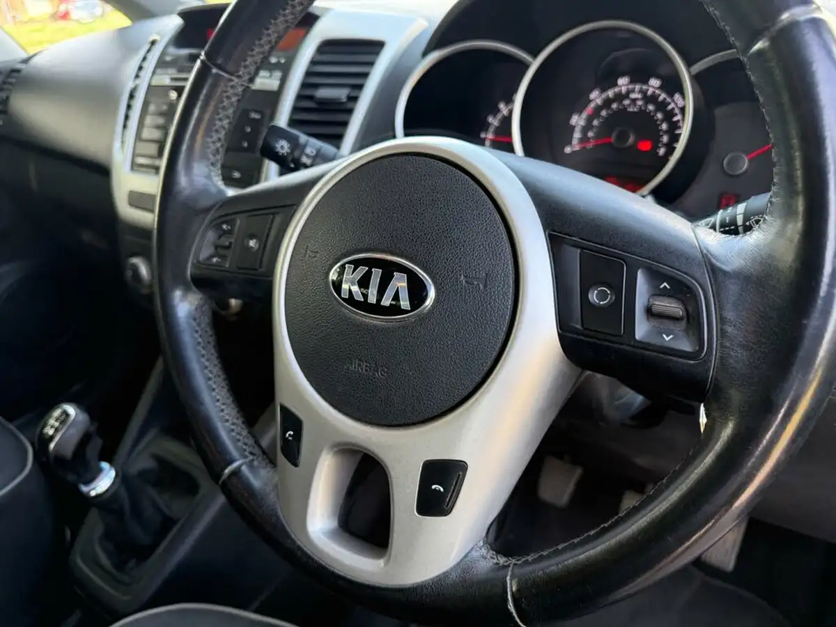 2015-kia-venga-14crdi-2-big-10