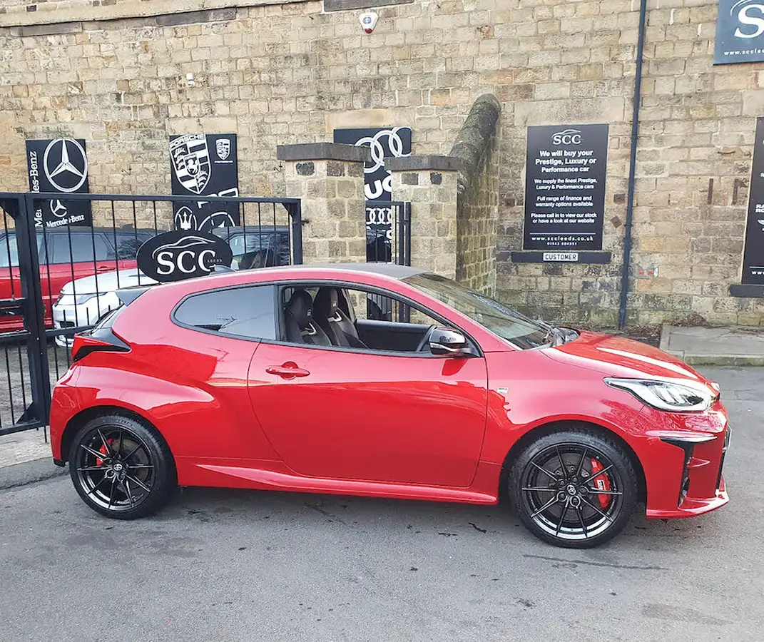 2021-toyota-yaris-16-gr-circuit-pack-big-11
