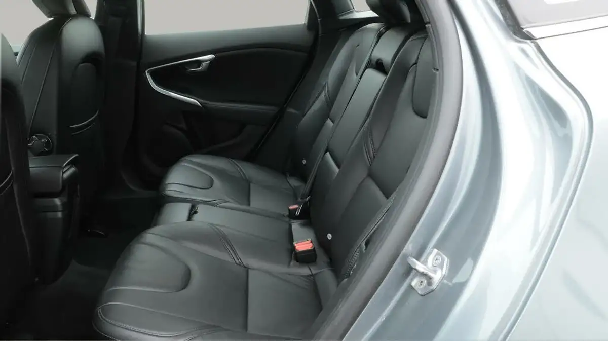 2018-volvo-v40-15-t3-inscription-big-16