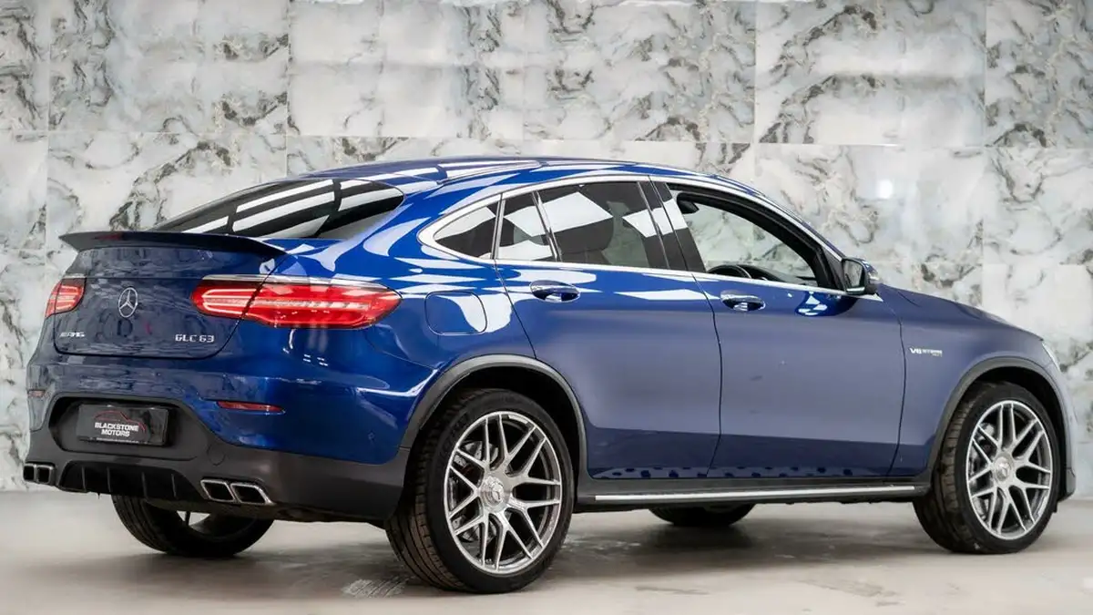 2018-mercedes-benz-glc-class-40-glc-amg-63-premiumss-coupe-4d-big-7