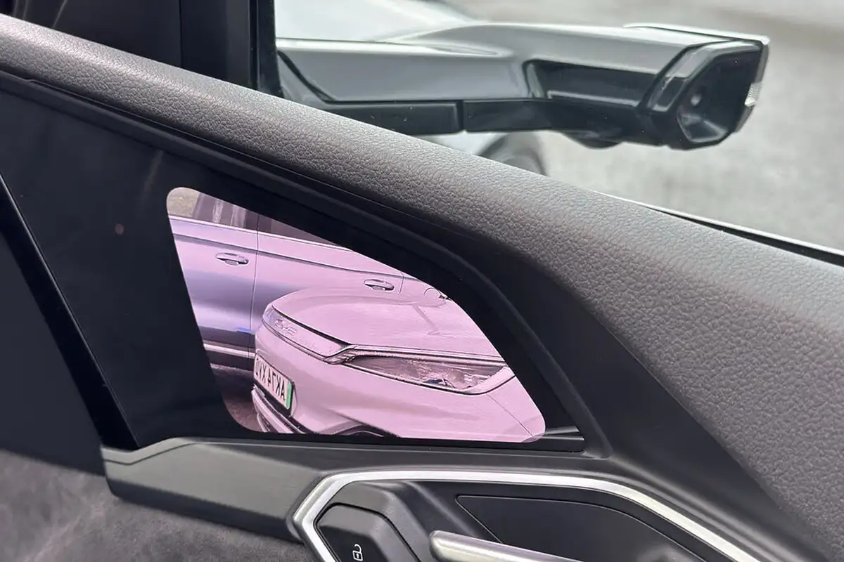 2020-audi-e-tron-55e-s-line-sportback-big-28