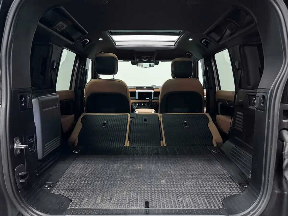 2022-land-rover-110-defender-50-p525-v8-big-17