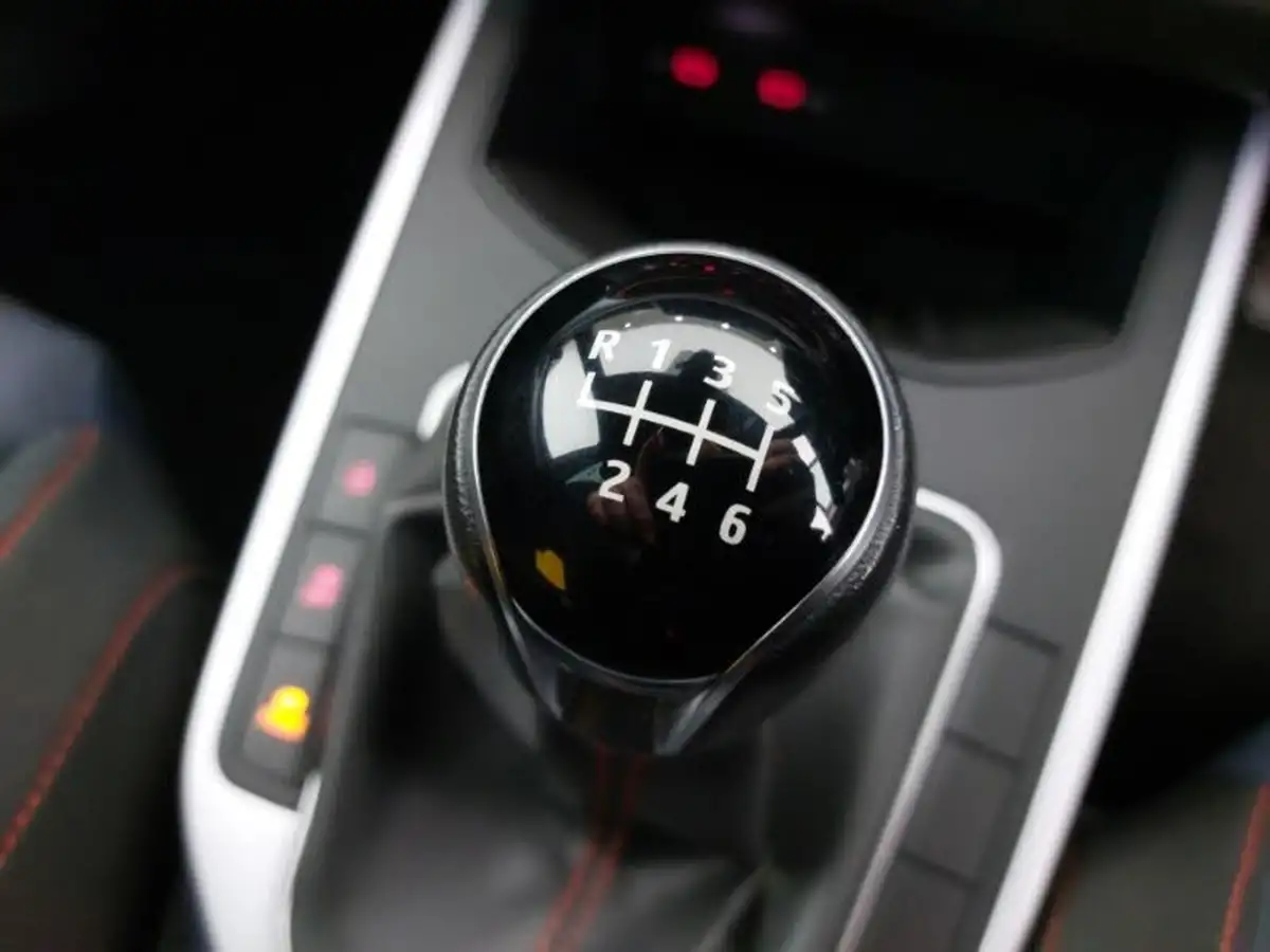 2022-seat-arona-10-tsi-fr-big-18