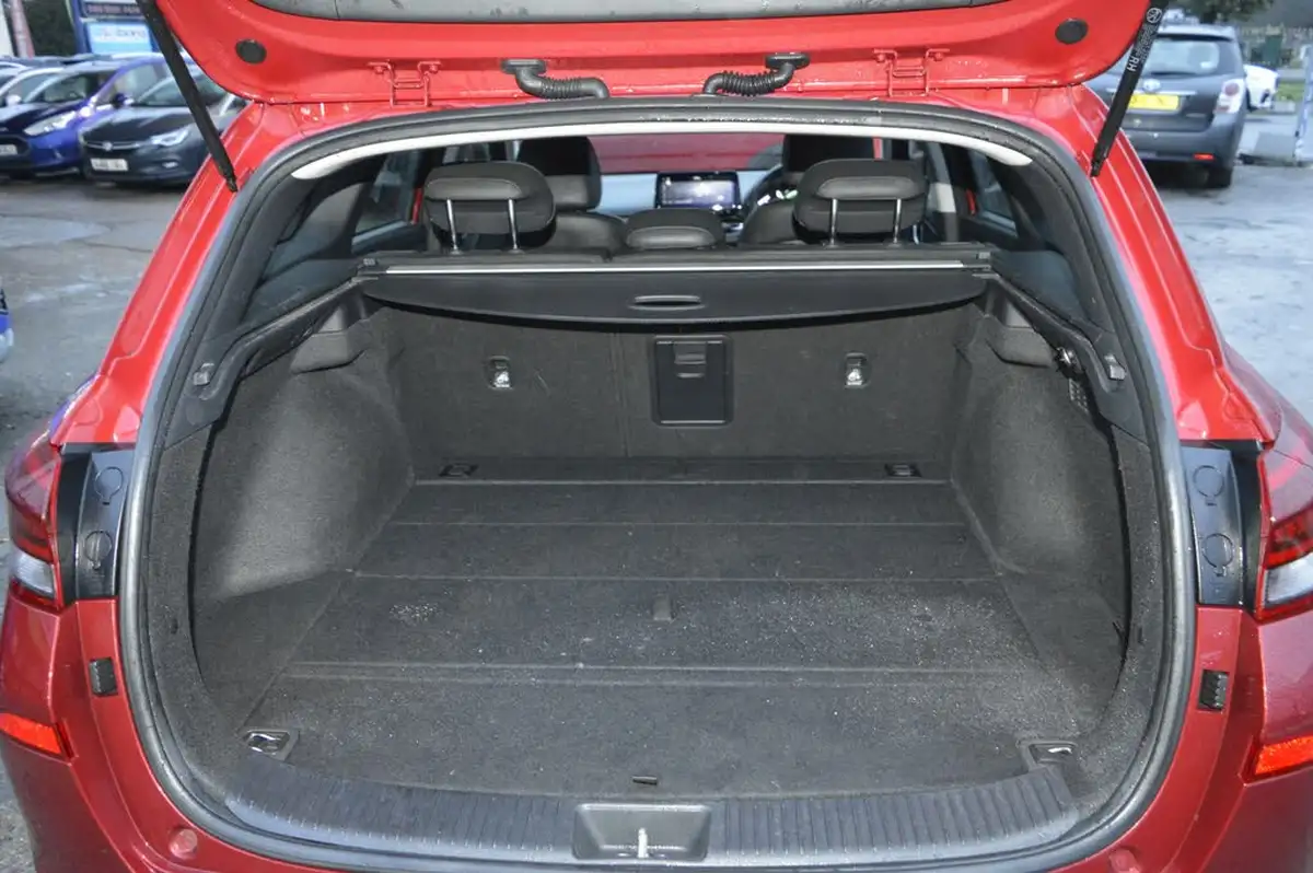 2021-hyundai-i30-10-t-gdi-premium-48v-tourer-dct-big-8