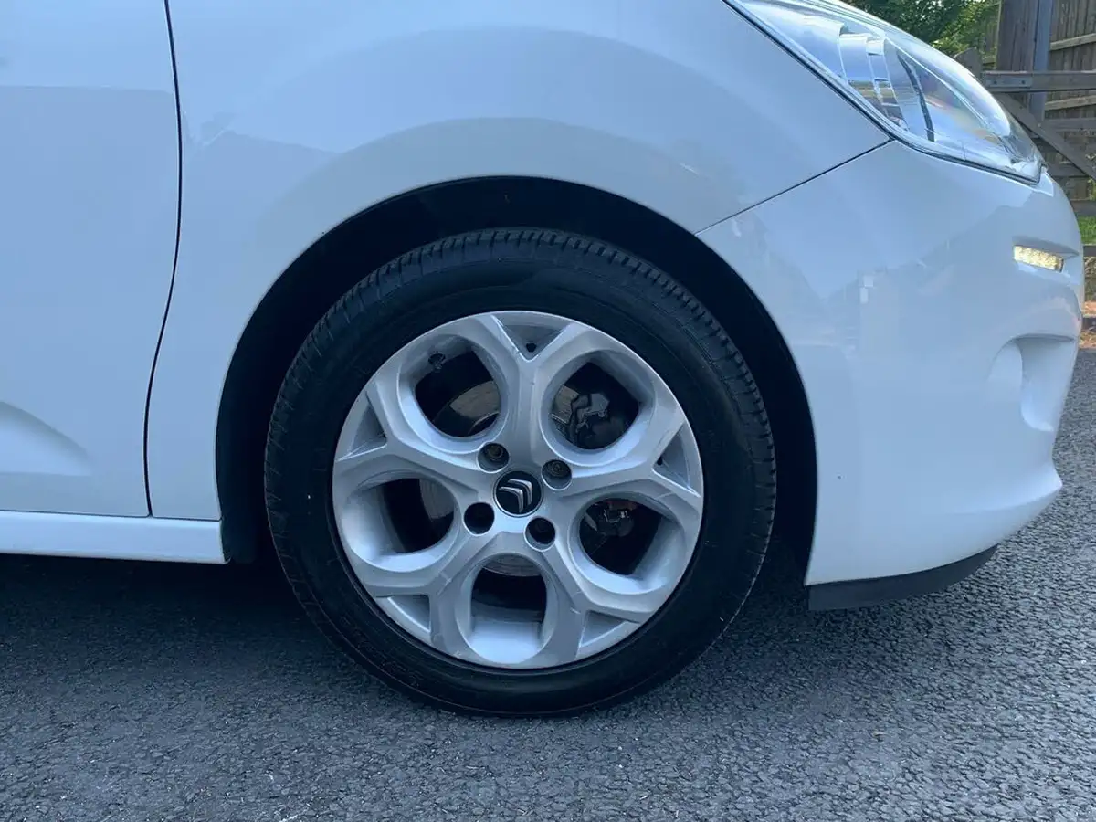 2016-citroen-c3-12-edition-big-6