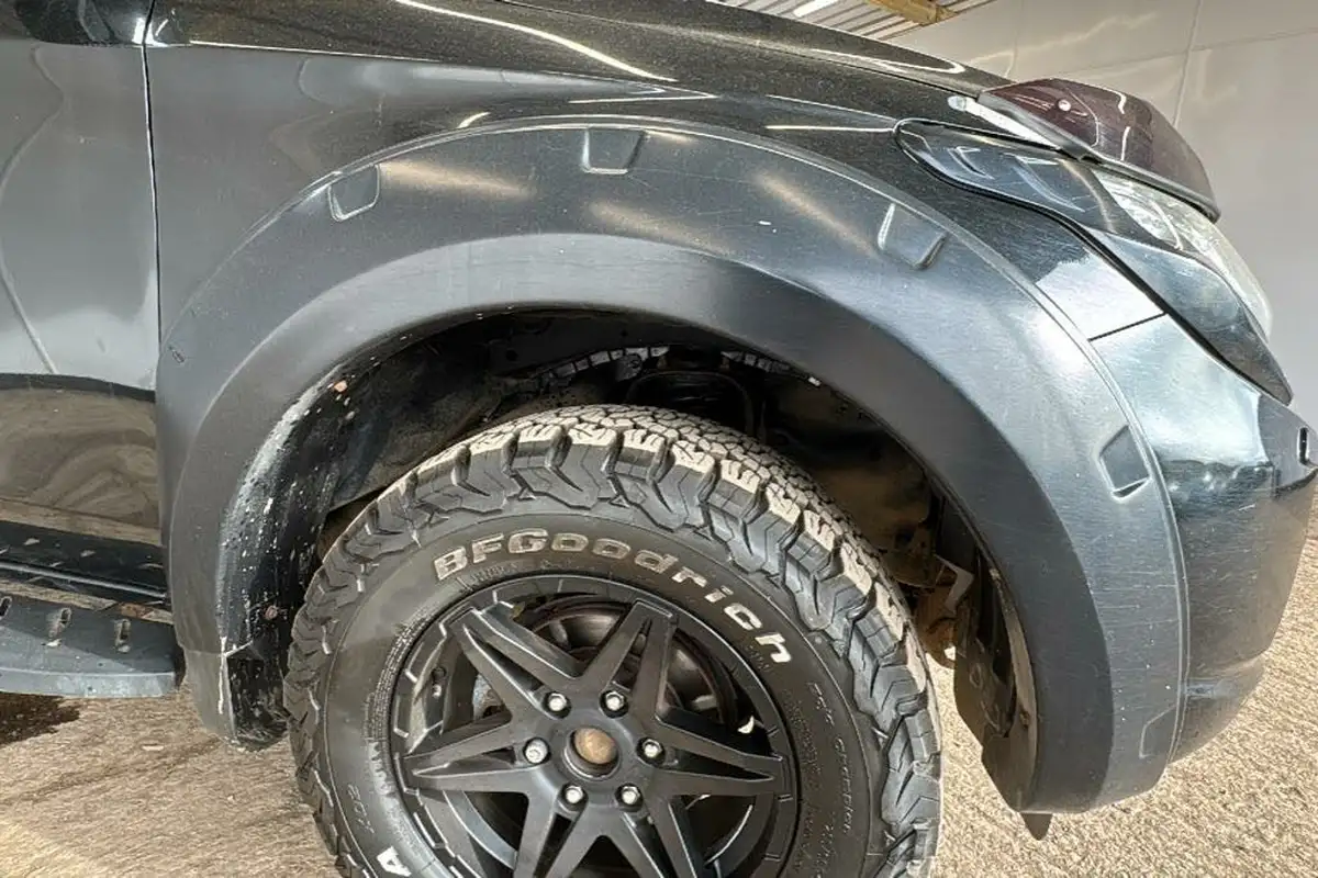 2017-mitsubishi-l200-24di-d-barbarian-svp-auto-big-14