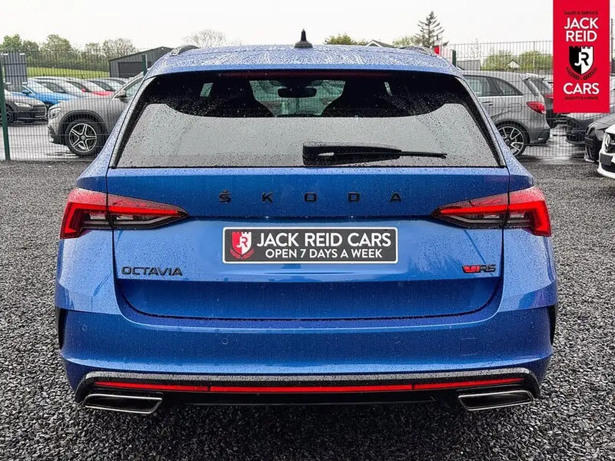 2021-skoda-octavia-20tdi-vrs-estate-big-3