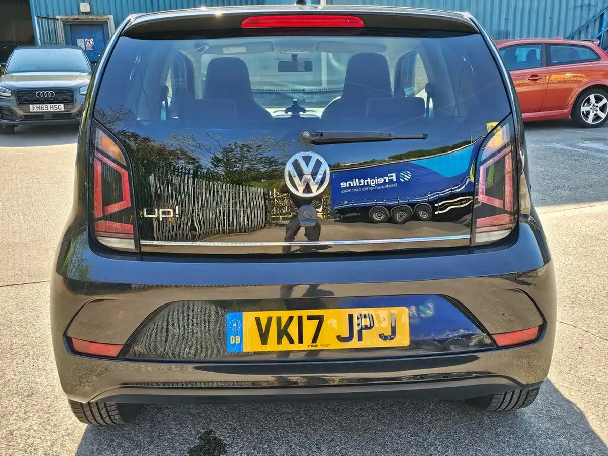 2017-volkswagen-up-10-up-beats-60ps-3d-big-4