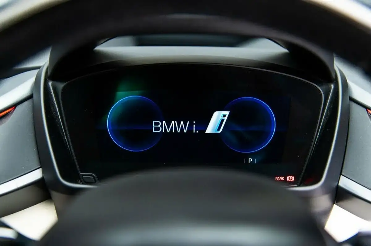 2018-bmw-i8-15-362bhp-coupe-big-42