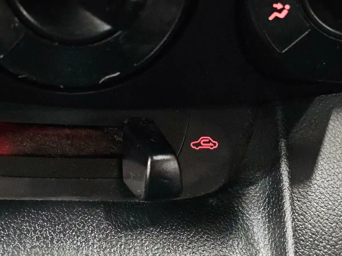 2013-mazda-mazda2-13-ts-air-con-big-56