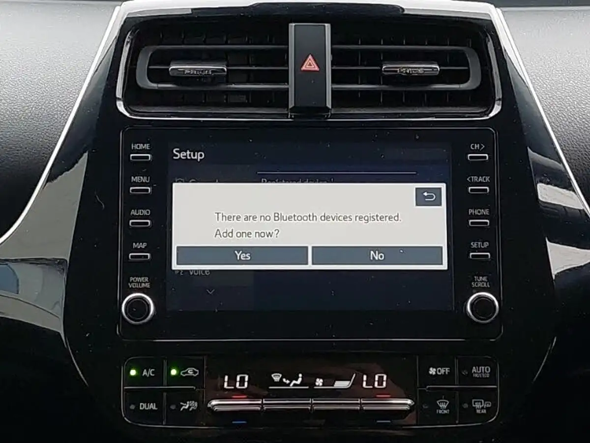 2019-toyota-prius-big-11