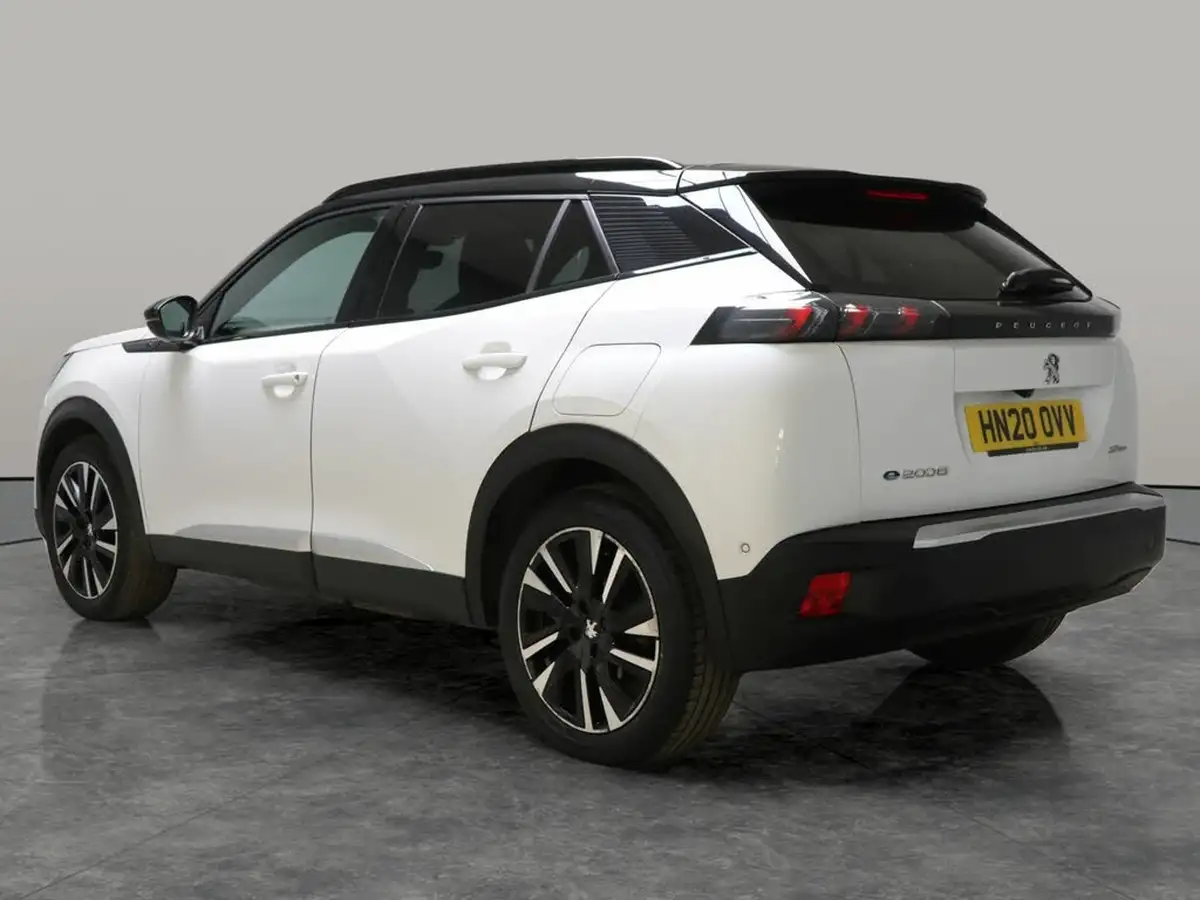 2020-peugeot-2008-suv-e-gt-line-big-15
