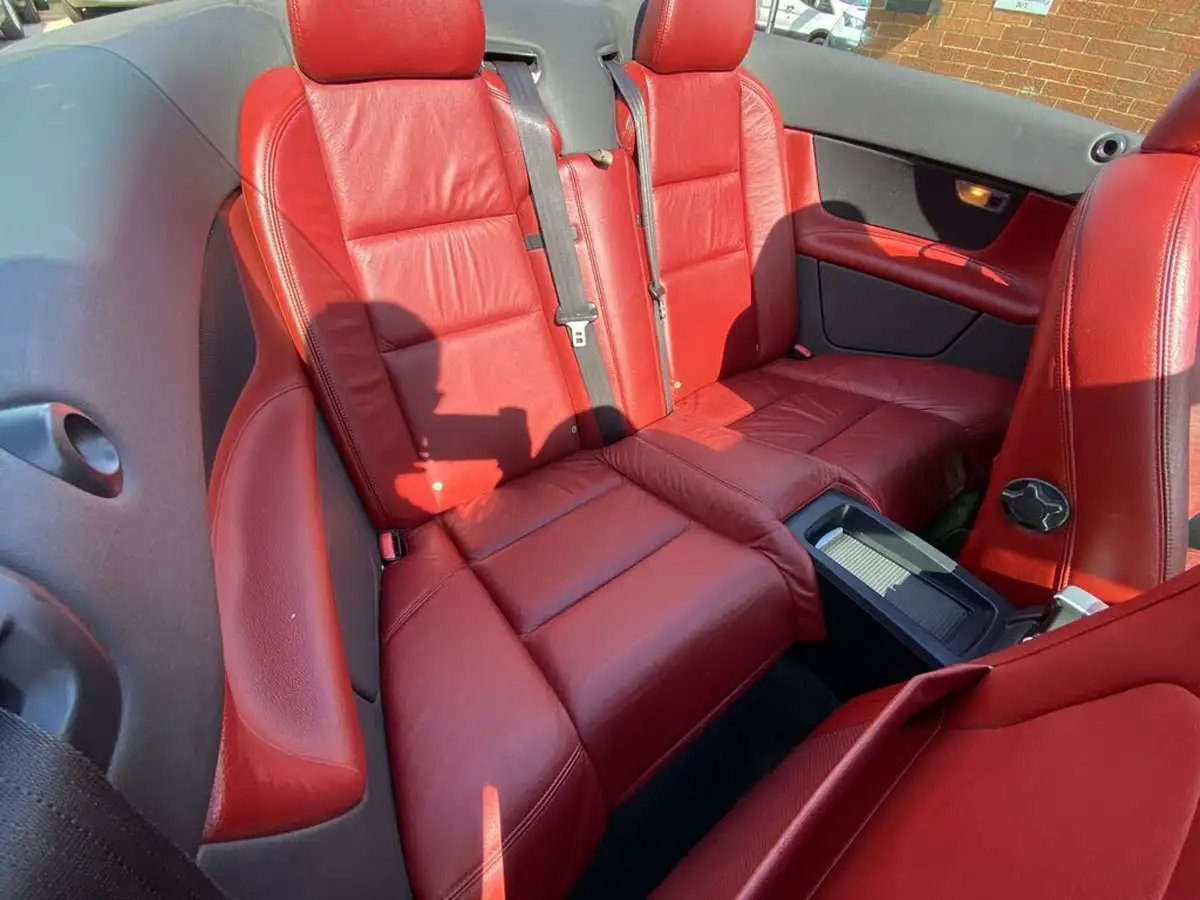 2010-volvo-c70-20td-se-lux-big-32