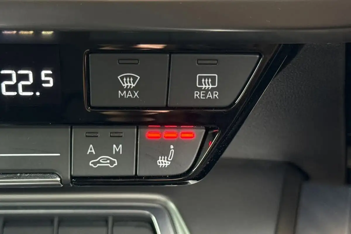 2021-audi-s3-20-tfsi-sportback-5d-big-50
