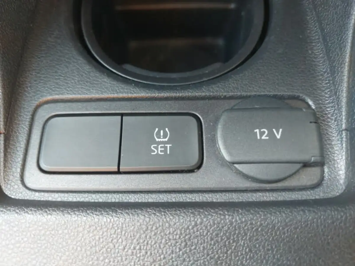 2019-volkswagen-up-10-gti-5d-big-15