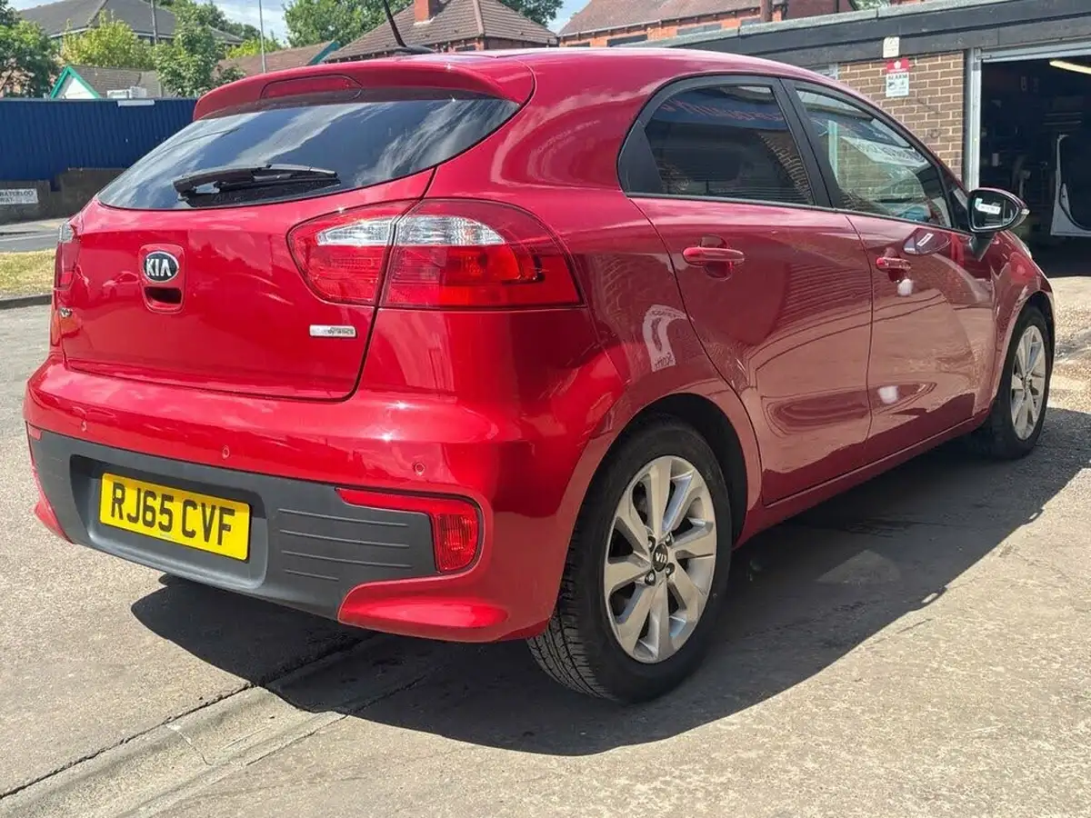 2015-kia-rio-14-2-5d-isg-big-4