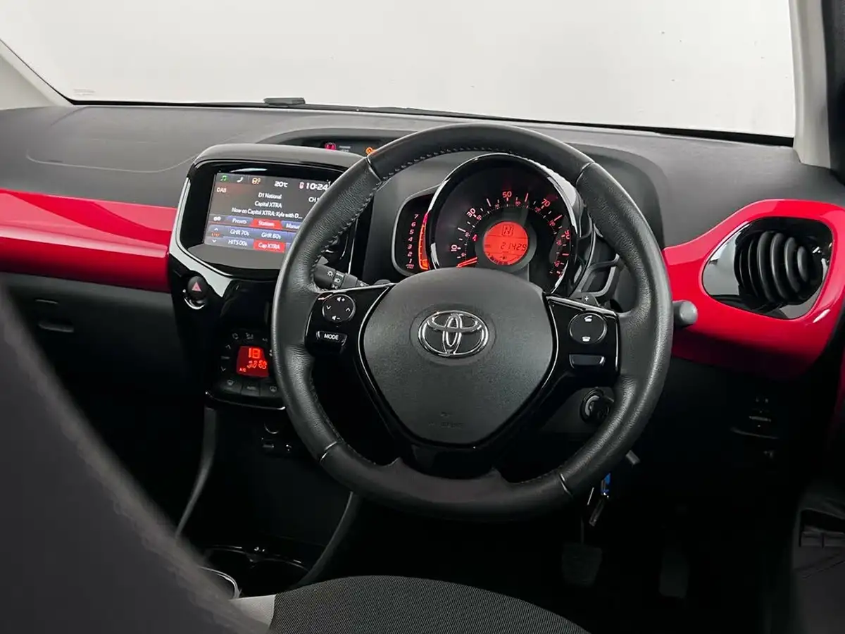 2017-toyota-aygo-10-vvt-i-x-style-71bhp-x-shift-big-21
