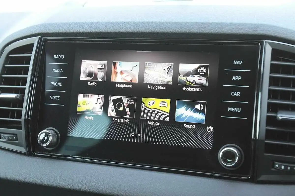 2021-skoda-karoq-15-tsi-sportline-big-14