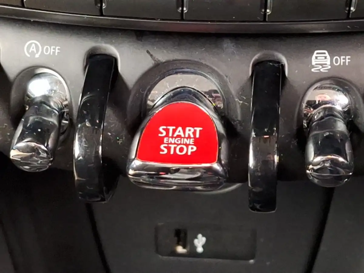 2019-mini-cooper-15-cooper-classic-hatchback-5d-big-18