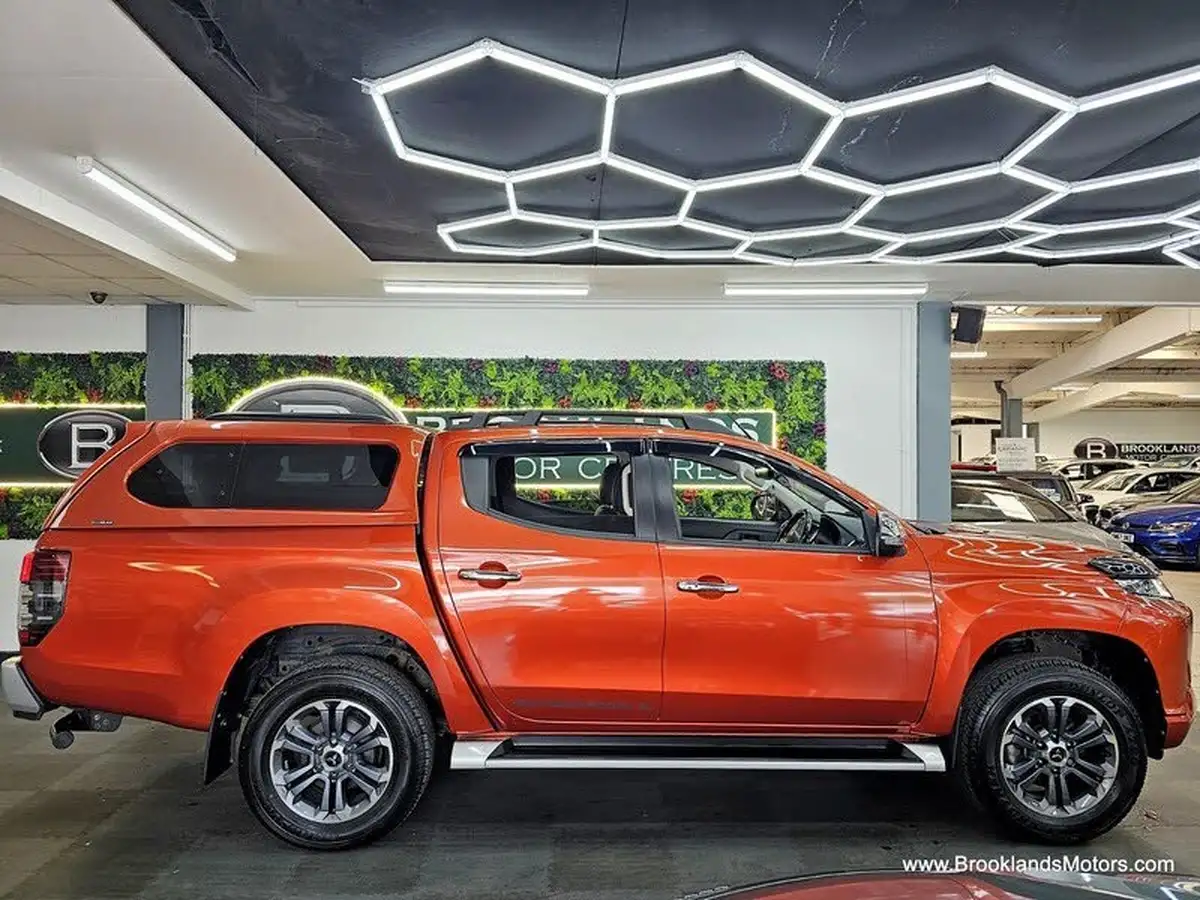 2019-mitsubishi-l200-22di-d-barbarian-x-big-7