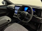 2025-renault-megane-e-tech-e-iconic-small-16