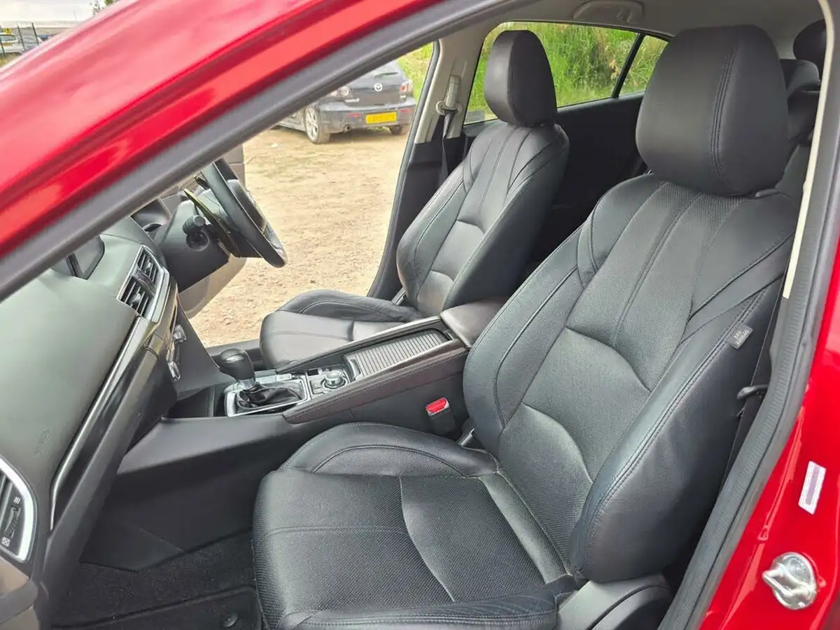2016-mazda-mazda3-20-sport-nav-120ps-safety-packblack-leather-hatchback-5d-auto-big-39