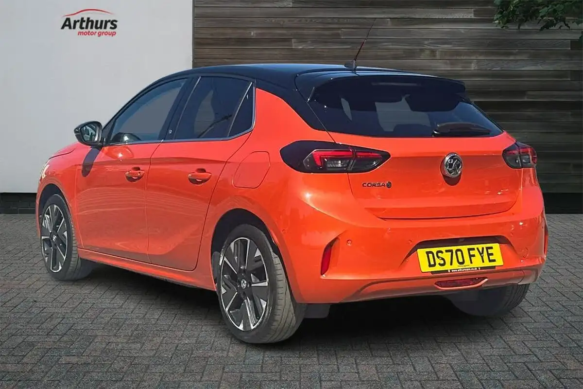 2021-vauxhall-corsa-e-elite-nav-big-4