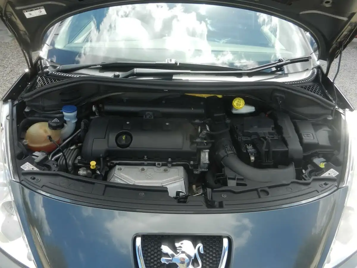 2012-peugeot-207-16-allure-5d-big-13
