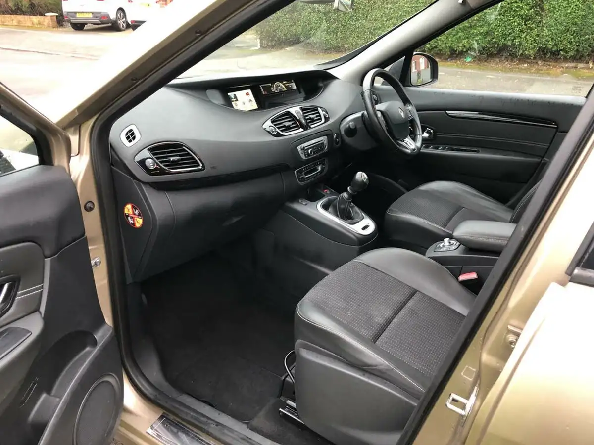 2014-renault-scenic-15td-dynamique-tom-tom-energy-ss-big-41