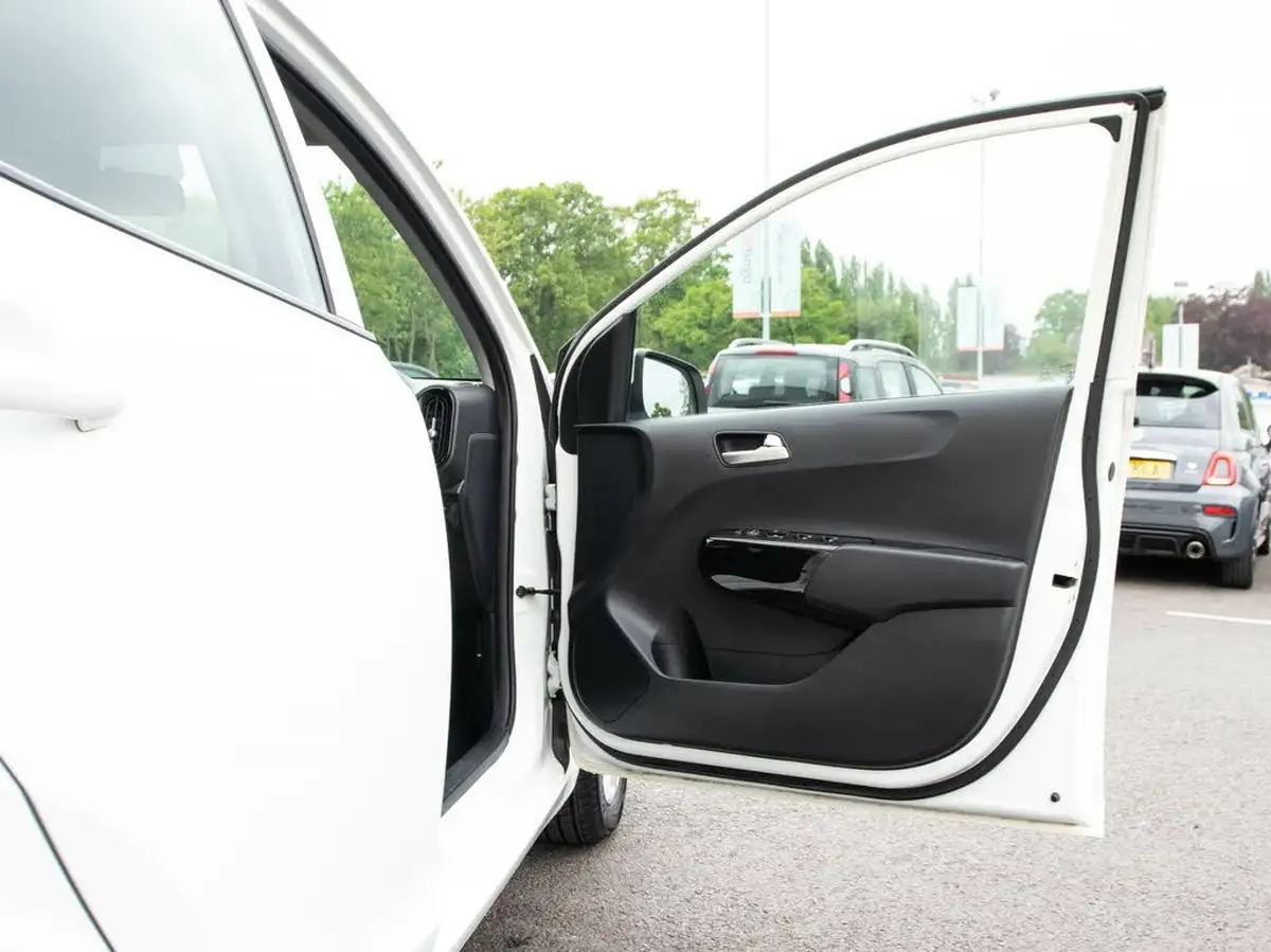 2017-kia-picanto-125-2-big-13