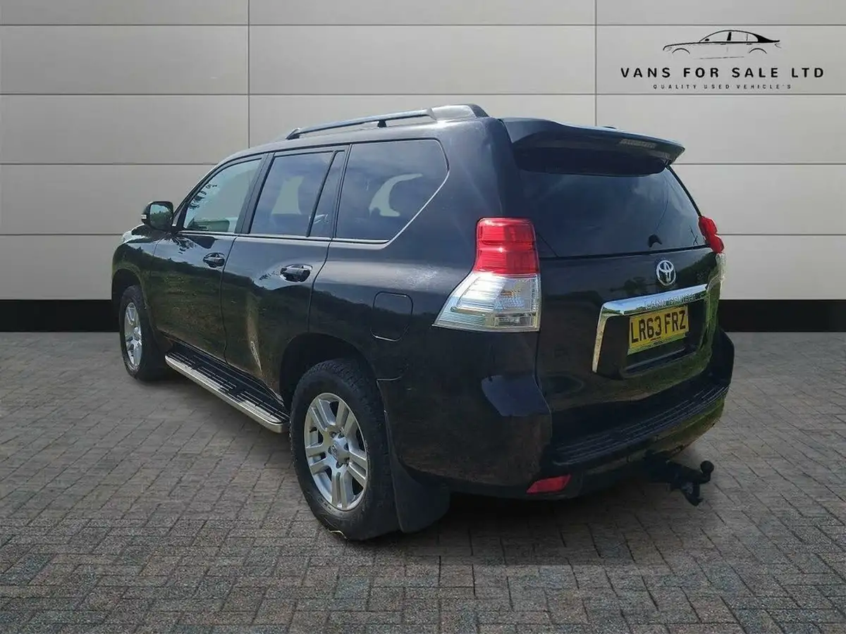 2013-toyota-land-cruiser-30td-lc5-big-4