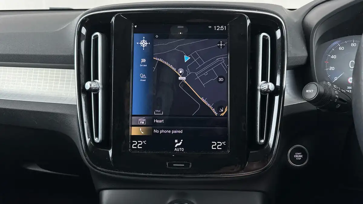 2021-volvo-xc40-15-t3-momentum-161bhp-big-16