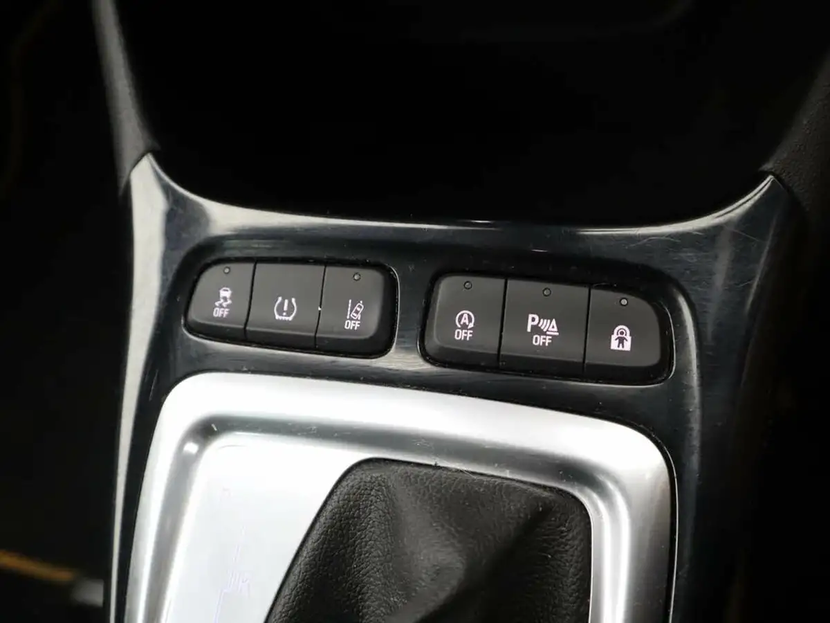 2022-vauxhall-crossland-12-ultimate-130ps-auto-big-32