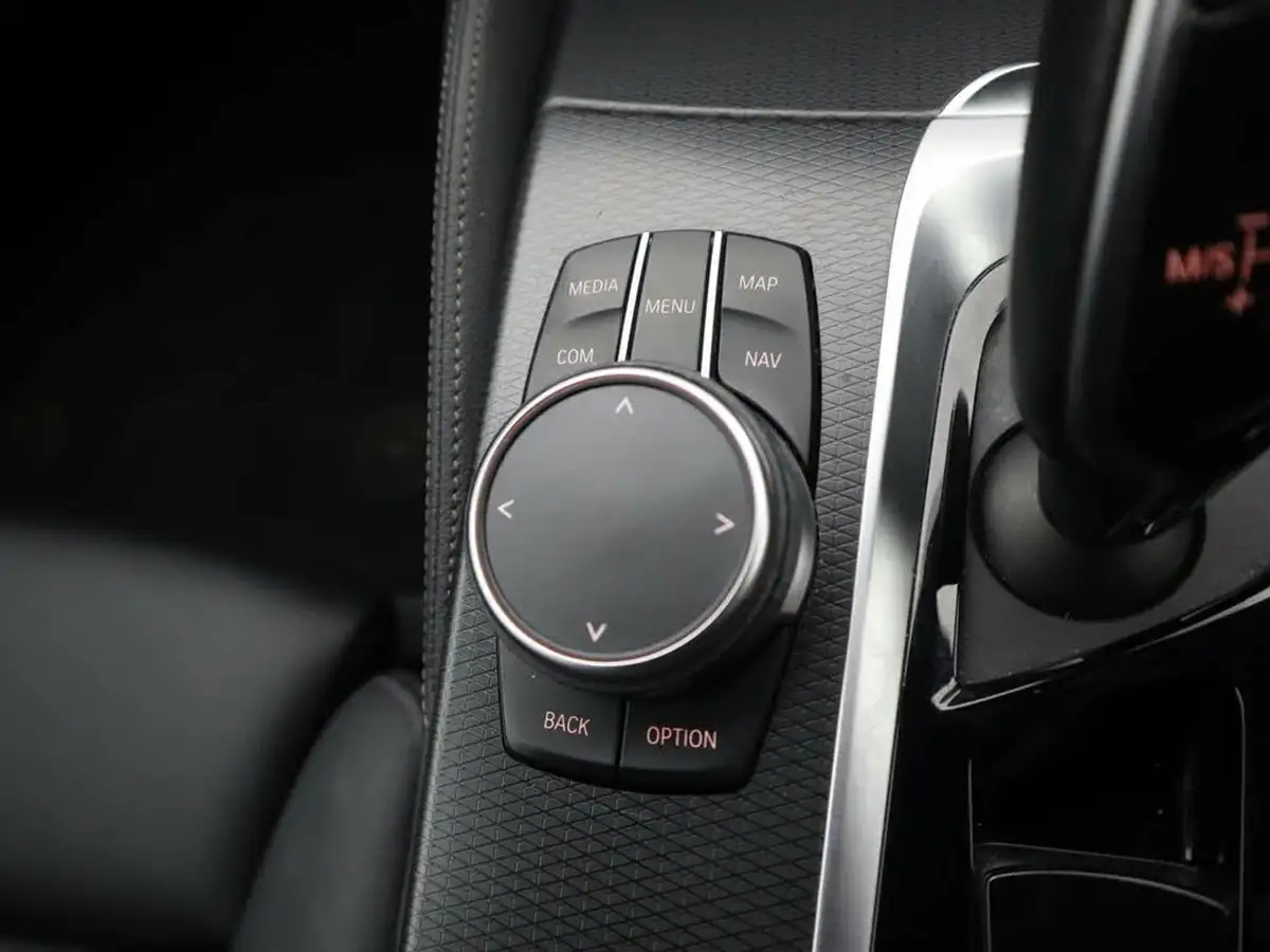 2022-bmw-5-series-20-530e-m-sport-touring-5d-big-31