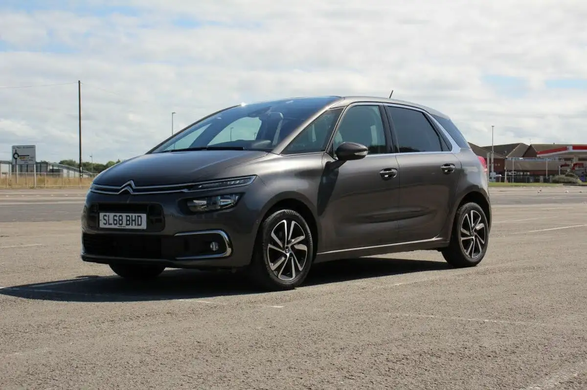 2018-citroen-c4-spacetourer-12-puretech-flair-big-13