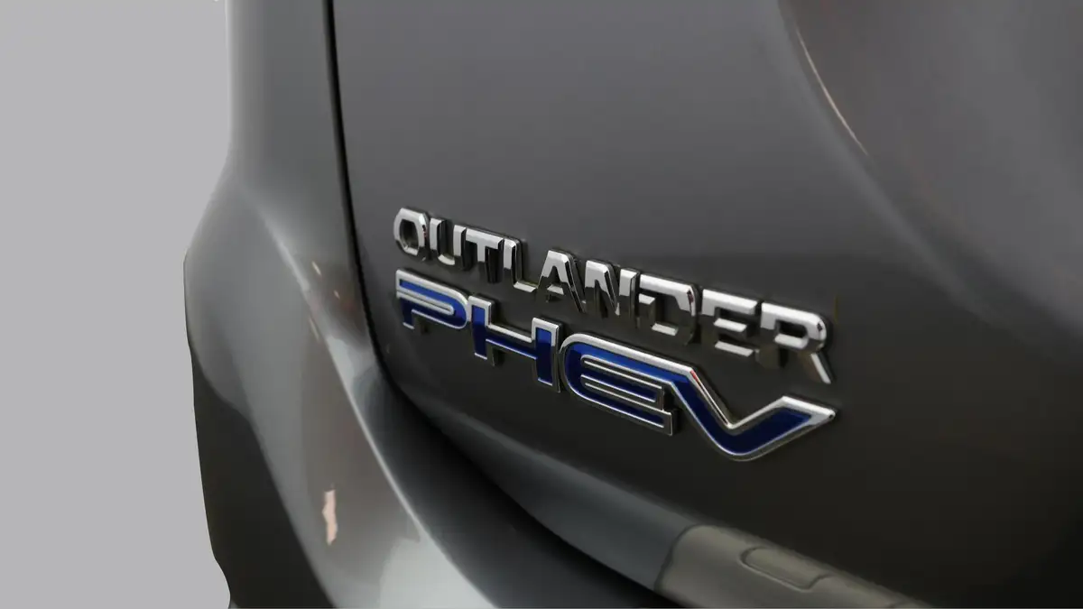 2021-mitsubishi-outlander-24-dynamic-phev-big-20