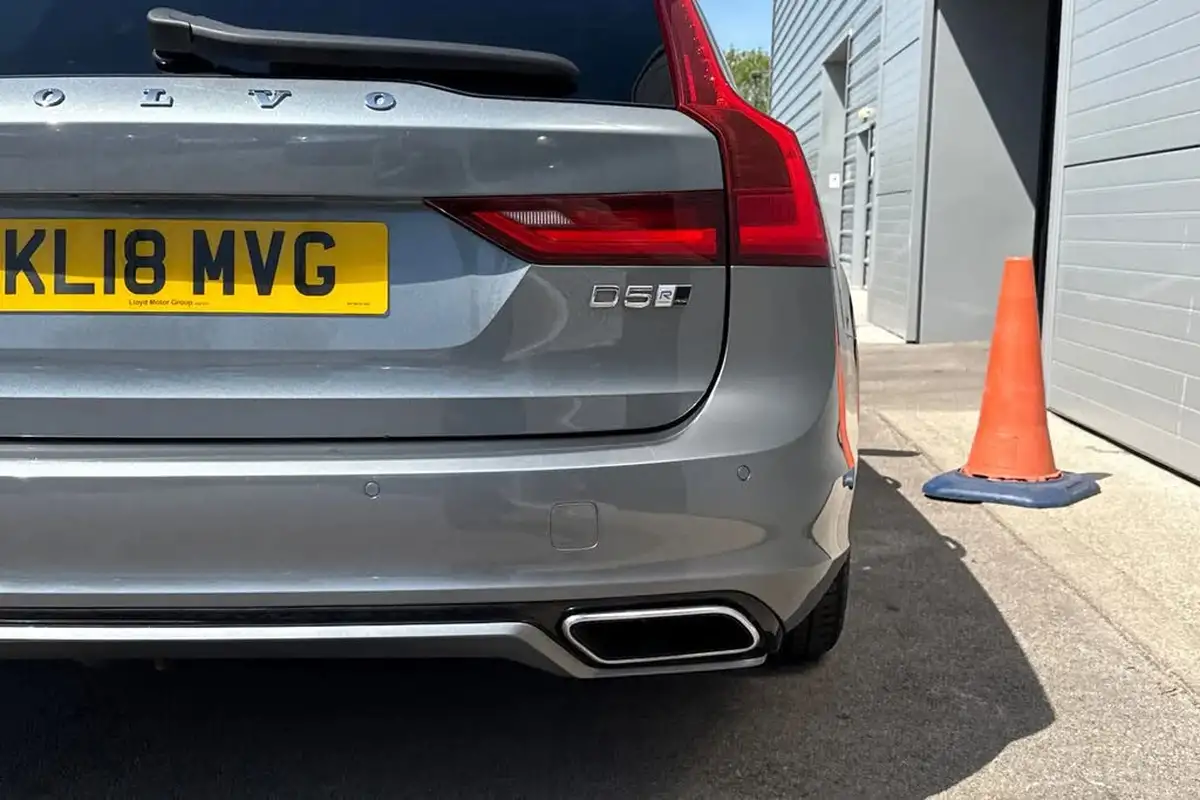 2018-volvo-v90-20td-d5-r-design-4x4-big-34