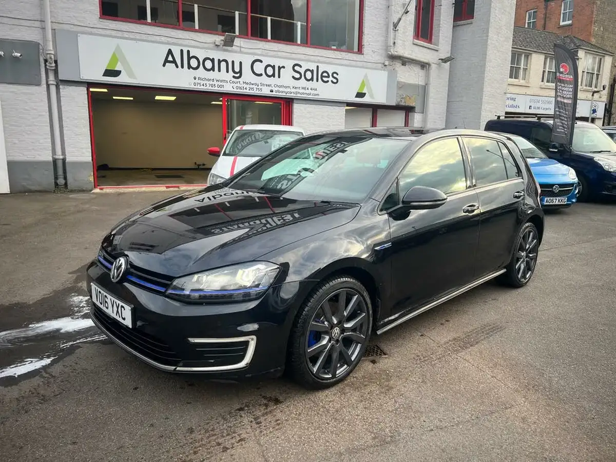 2016-volkswagen-golf-14-tsi-gte-nav-big-7