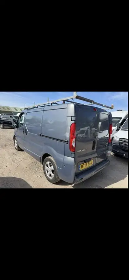 2013-renault-trafic-20td-sl27dci-115-sport-eu5eco-sat-nav-panel-van-big-17