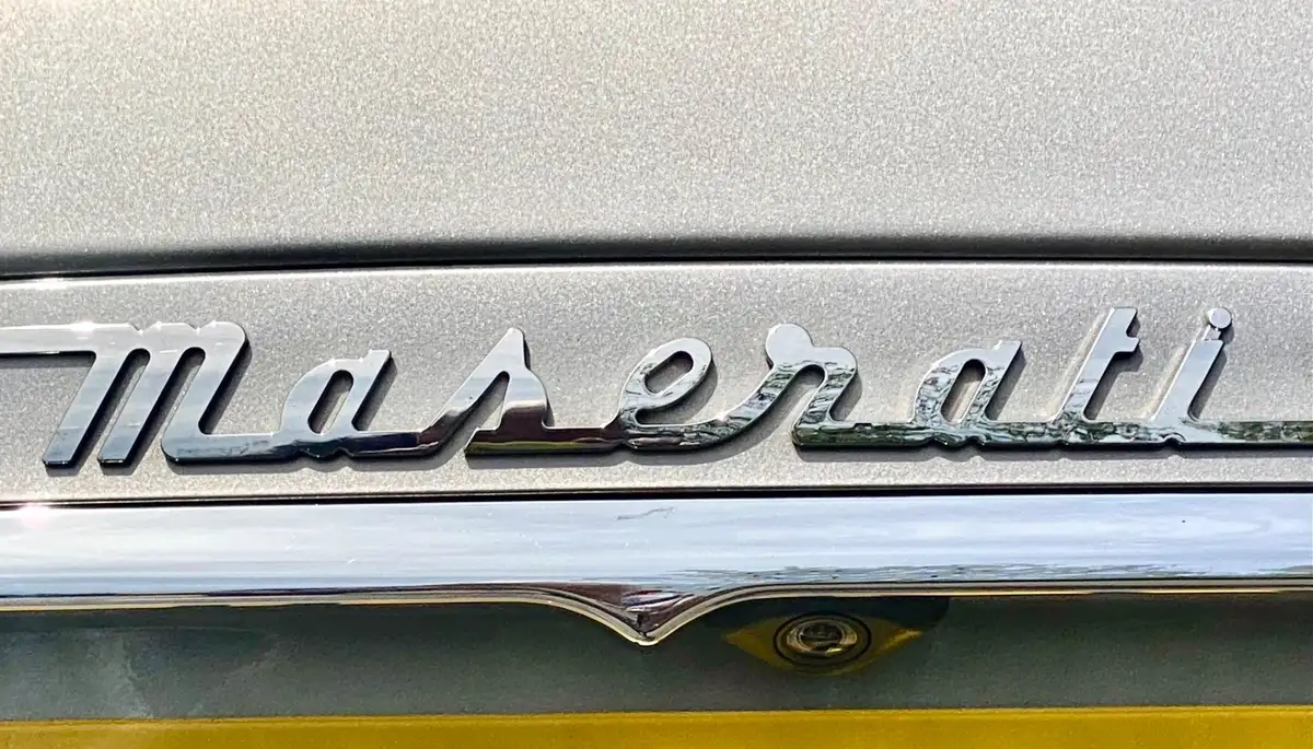 2017-maserati-ghibli-30td-big-25