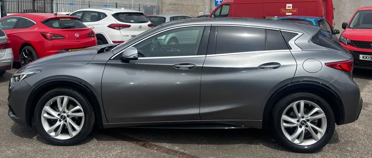 2016-infiniti-q30-15d-business-executive-dct-big-7