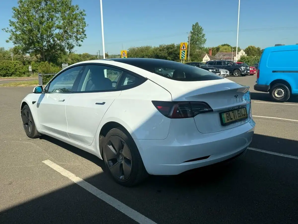2022-tesla-model-3-e-long-range-big-5